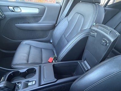 2020 Volvo XC40 Momentum