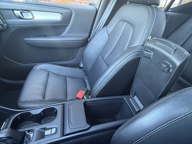 2020 Volvo XC40 Momentum