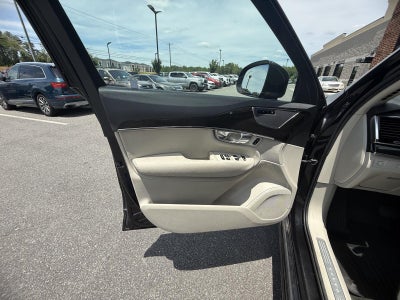 2018 Volvo XC90 Momentum
