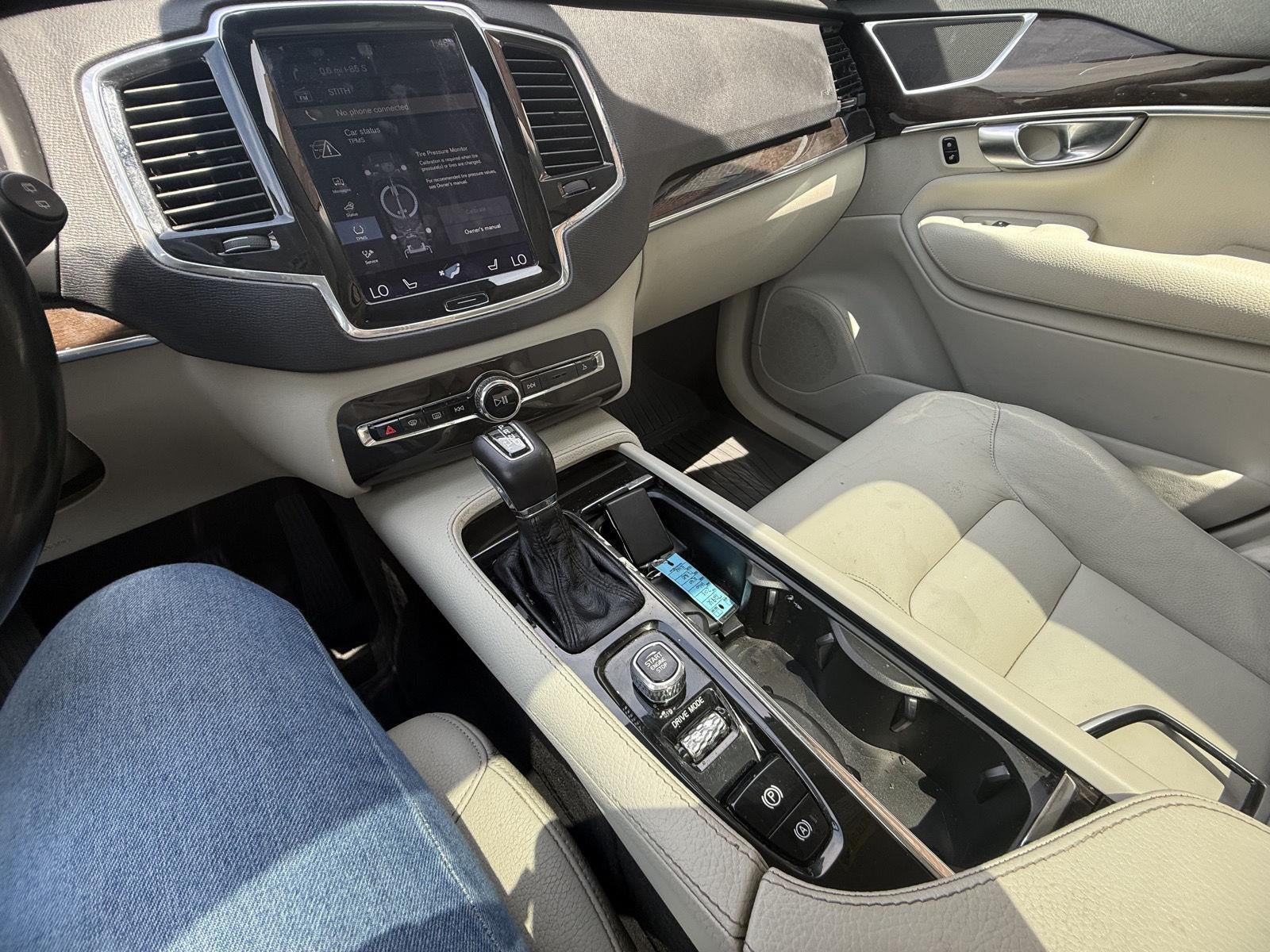 2018 Volvo XC90 Momentum